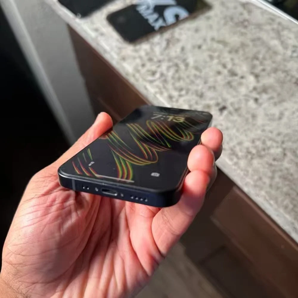 Apple charging easy vibrant